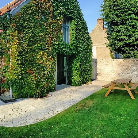 Les Marronniers Holiday home *